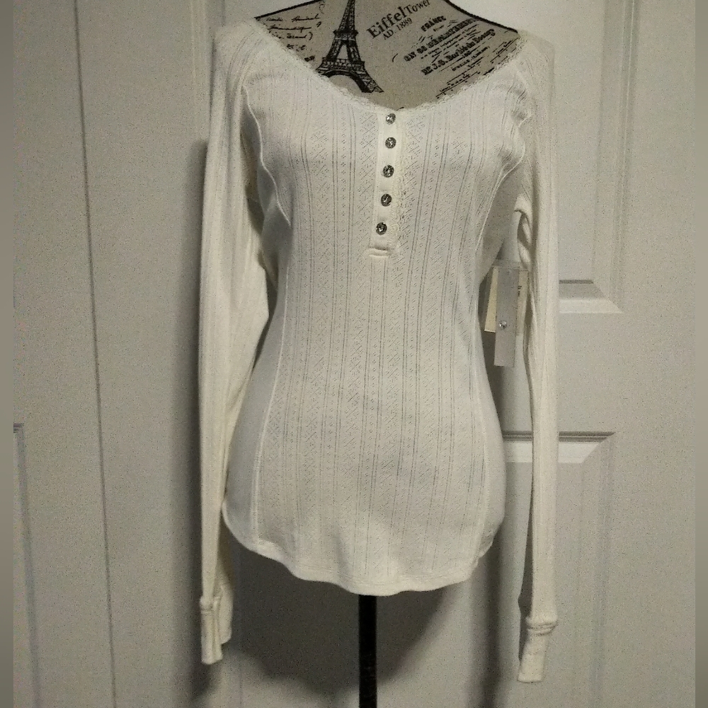 BRAND NEW Guess Long Sleeve Shirt